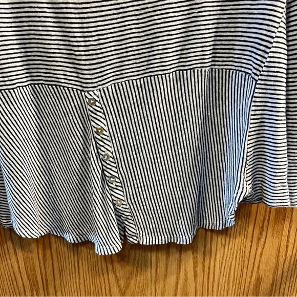 Adrienne Vittadini 100% Linen Roll Tab Sleeve Top Size Medium - Picture 5 of 8